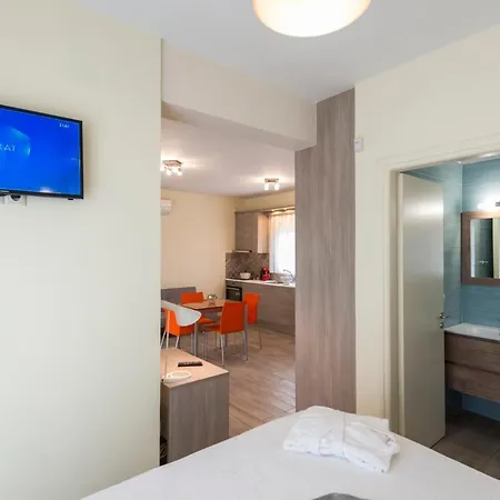 Apartment Venus With Private Pool, 2min To The