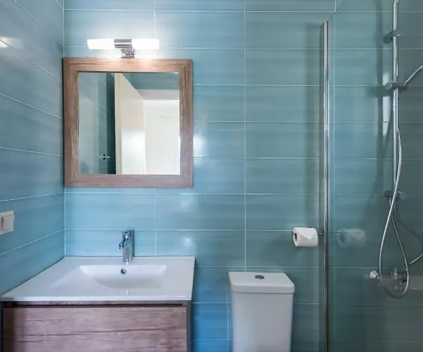 Venus With Private Pool, 2min To The Appartamento Finikounta