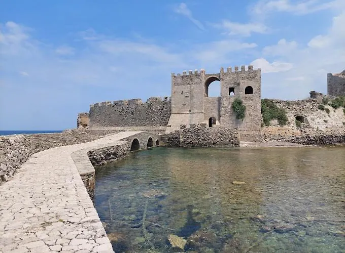 Venus With Private Pool, 2min To The Appartamento Finikounta